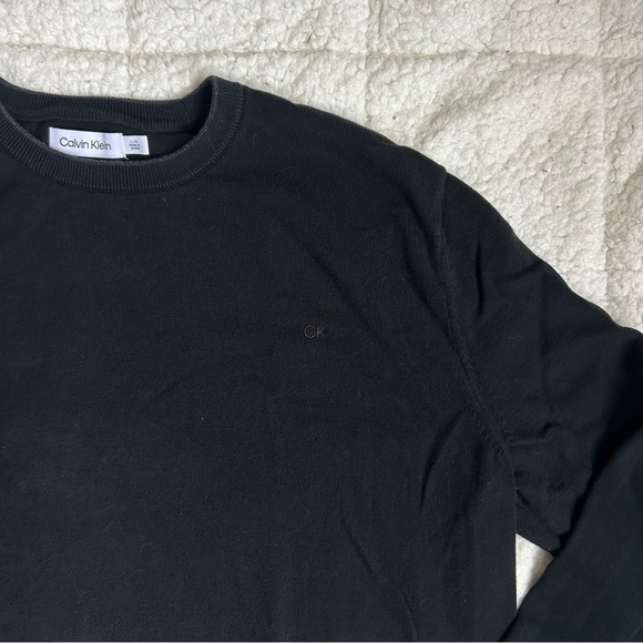Calvin Klein Black Crewneck Sweater Timeless Design - Picture 3 of 10